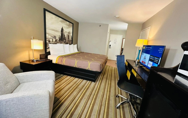 Delavan Inn and Suites