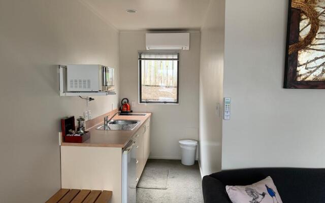 Bk's Pohutukawa Lodge