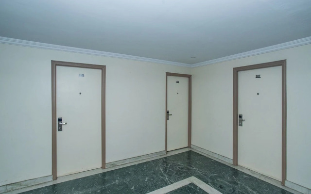 OYO 18762 Vaishnavi Residency