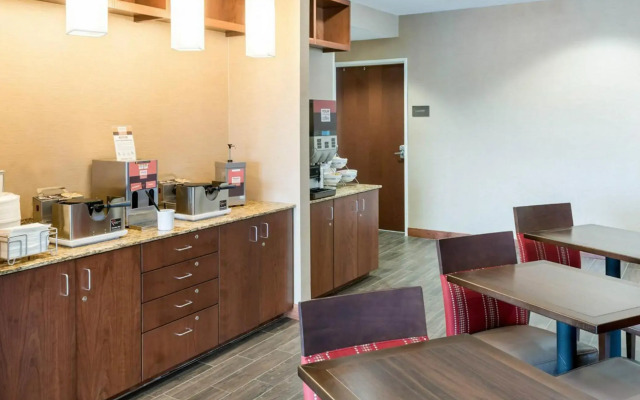 Comfort Inn & Suites West - Medical Center