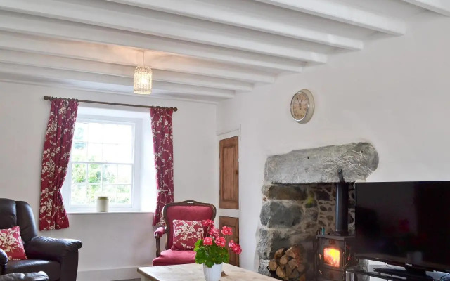 Ty Newydd