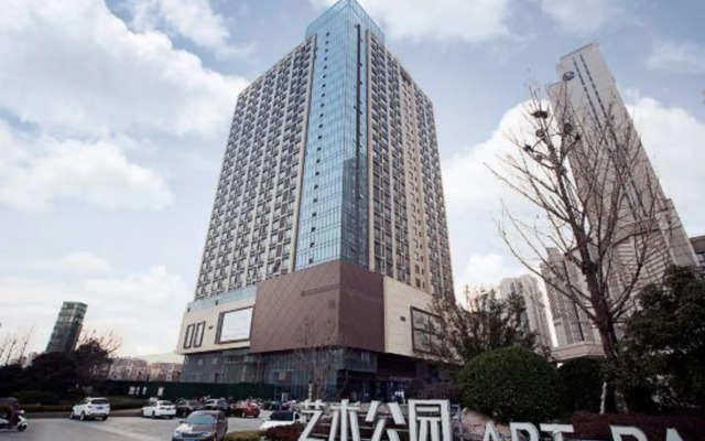 The Diamond Fashion Livable Hotel