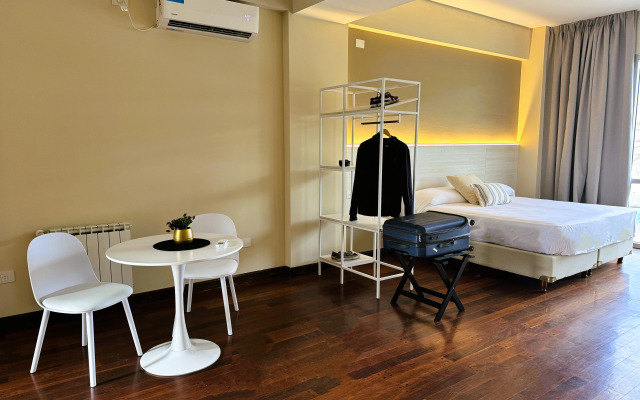 Roomie Salta by DOT Suites