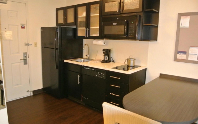 Candlewood Suites Washington-Fairfax by IHG