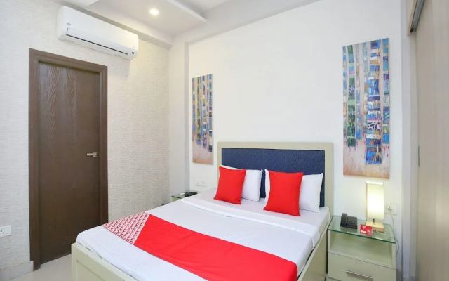 OYO 14186 Royal lake suites