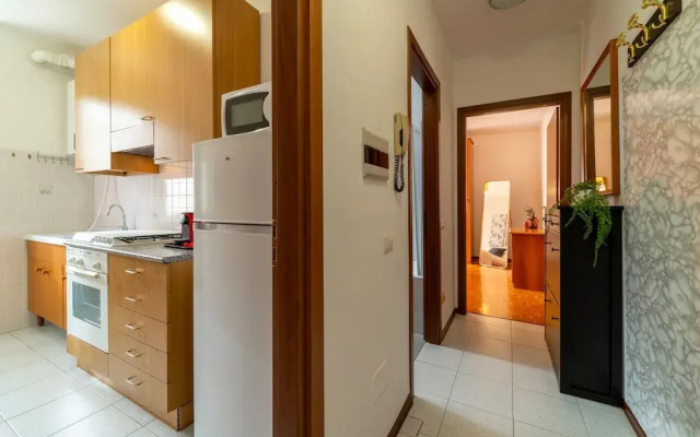 Scarlet Apartment with Garden