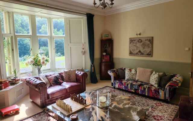 Mulgrave Country Cottage