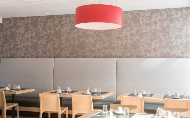 Colmar: Contemporary Apartment, 800 m From the Centre
