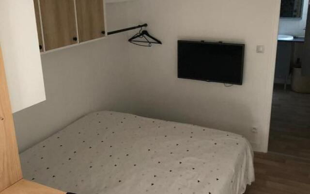 Studio Cosy, Jacuzzi et petit déjeuner