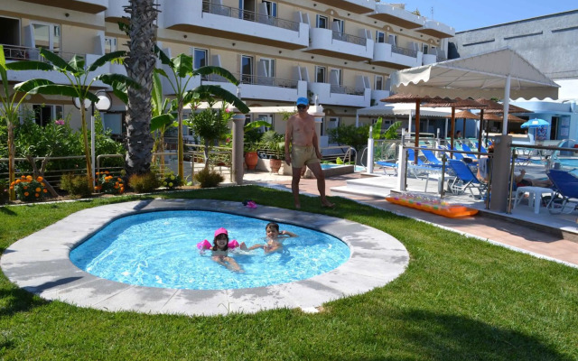 Astron Hotel
