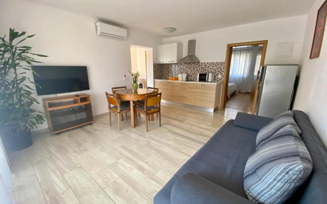 Apartment Mirna