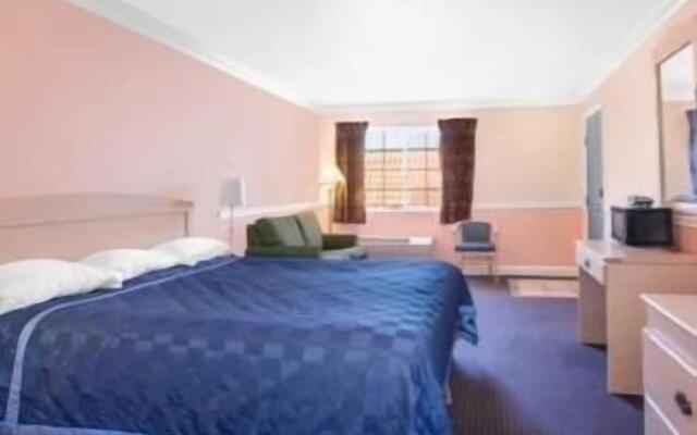 Super 8 Hayward Downtown