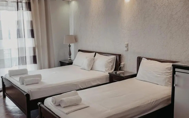 Studios Ristas Kostas