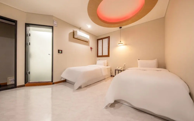 Jecheon Cats Hotel