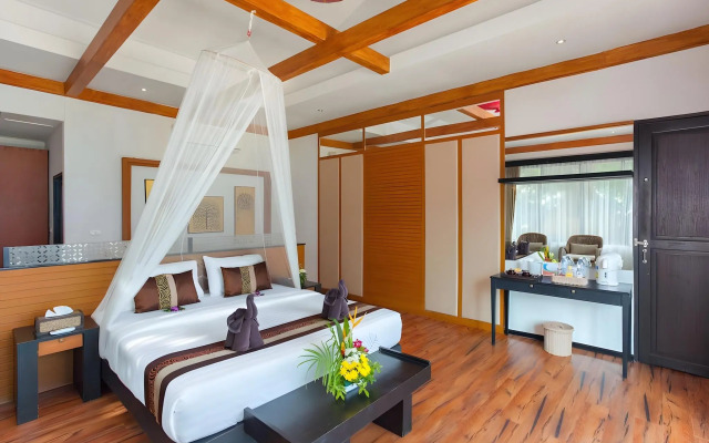 Phi Phi Long Beach Resort & Villa