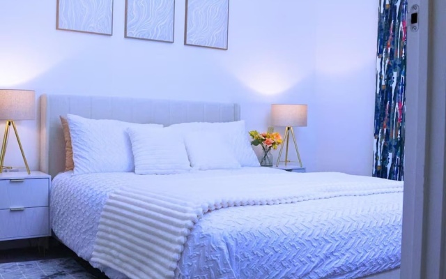 House - Sleeps 6 & Free Parking