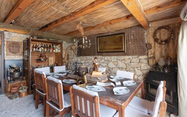 Beautiful Home in Komarna With Wifi and 3 Bedrooms