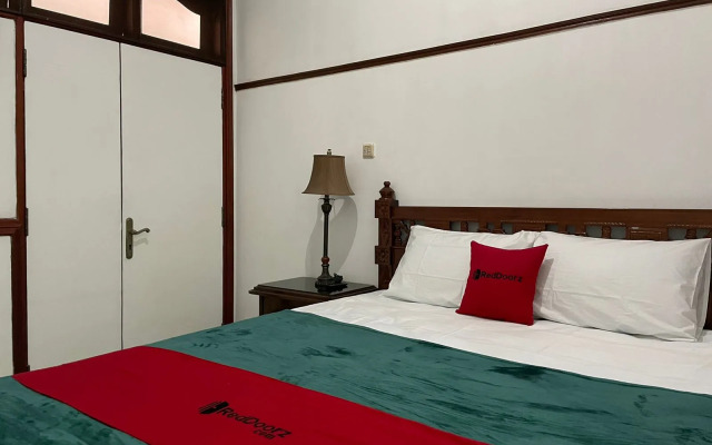 RedDoorz Syariah @ Karang Pilang