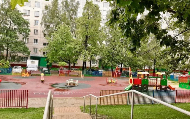 The apartment is located on Bulatnikovsky lane 6 building 1