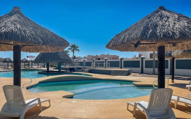 Quiet Cozy Getaway With Stunning Ocean View