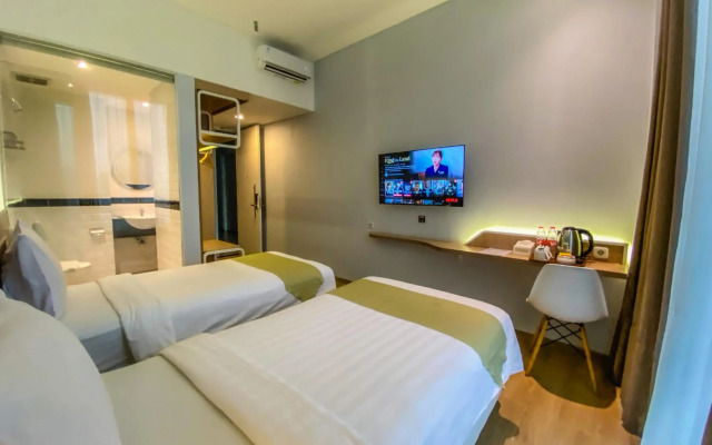 Facade Hotel by Azana