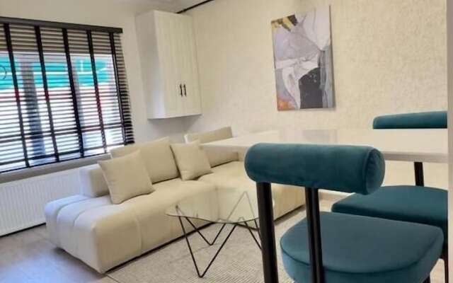 Taksi̇m Whi̇te Sui̇t