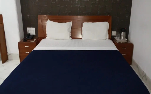 Richie Rich Royal Inn