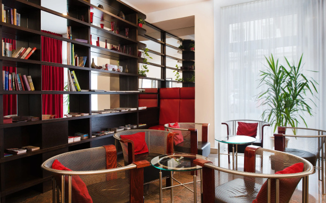 Hotel Boltzmann