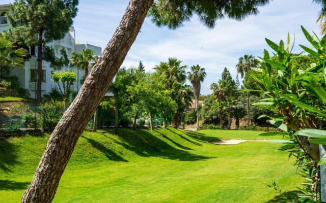 Stunning golf and garden flat in La Siesta Golf Calahonda