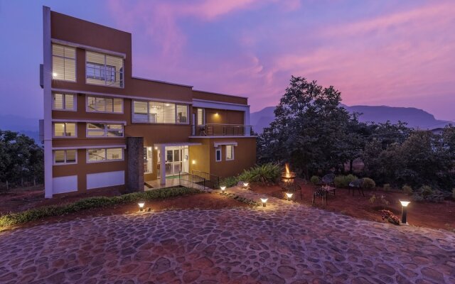 CosmicStays Afita Mohari-Solar Powered Lakehouse