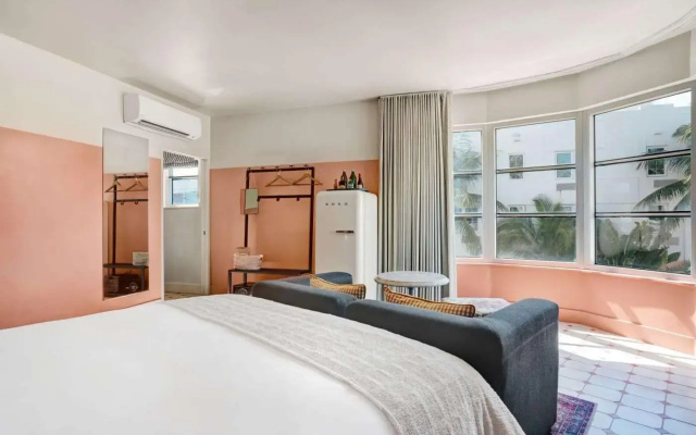 Отель Trouvail Miami Beach