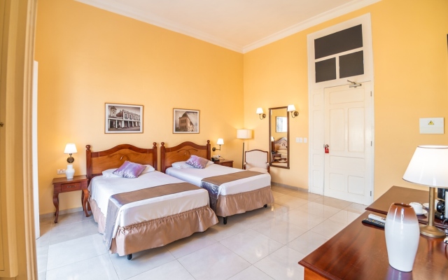 Hotel E Saratoga