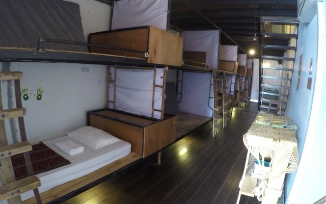 DIY Dorm - Hostel