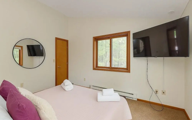 Poconos Hideaway - Woods & Wildlife