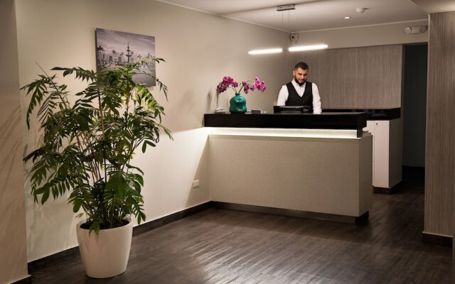 Mariel Hotel & Apartments