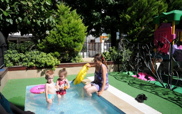 Selen Hotel Icmeler