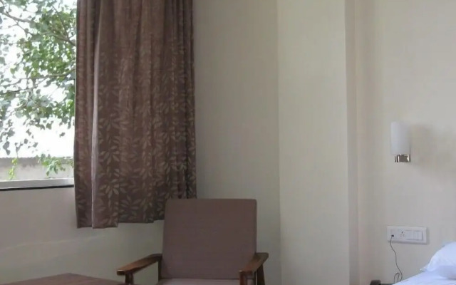 OYO 1194 Hotel Gulmohr