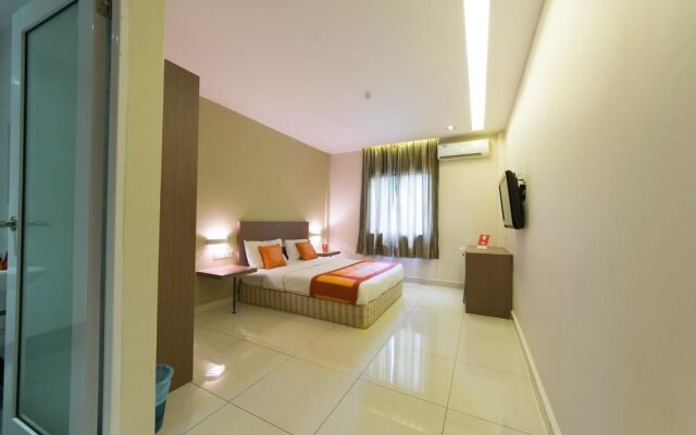 OYO Rooms Sentul KTM Station