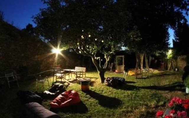 Roots&Boots Singular Hostel