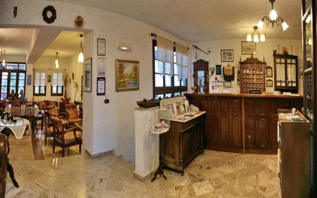 Hotel Pela