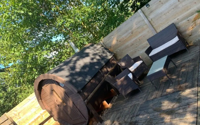 Oak Lodge Retreat - Glamping 4