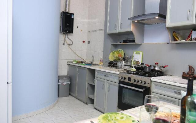 Guest House in Tbilisi by RS