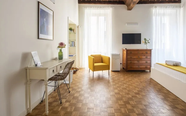 JOIVY Charming Flat Next to Duomo di Como