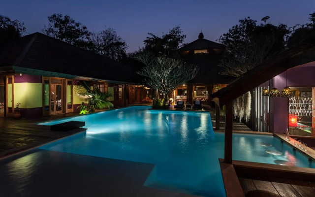 Chandra Residence