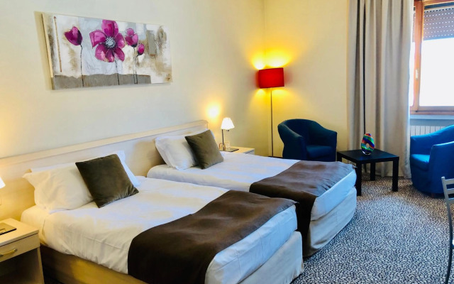 Antony Palace Hotel