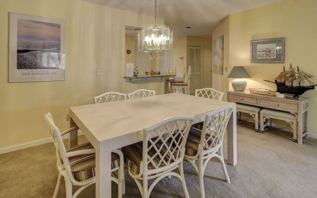 Colonnade Club 196 by RedAwning