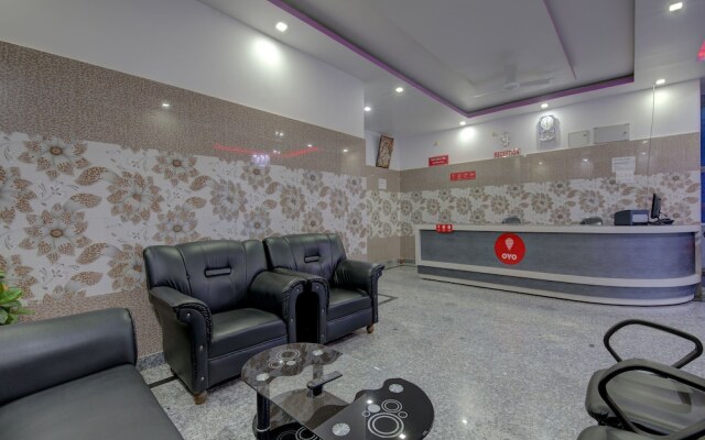 OYO 18839 Dhanraj Residency