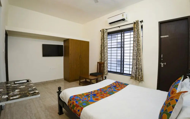 Fabhotel Continental Lebe Inn