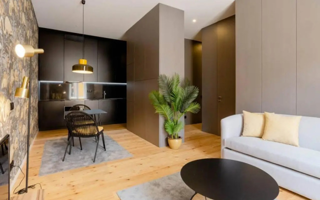 BOUTIQUE Rentals-Art & Charm II Apt w/ Terrace