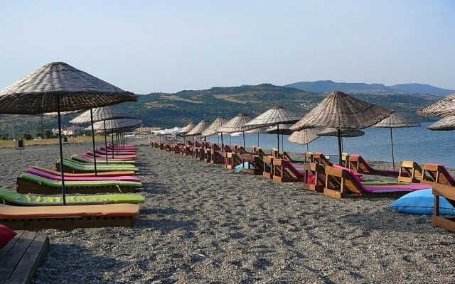 Assos Kadırga Otel